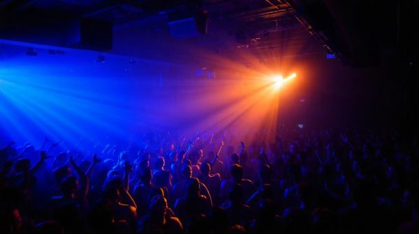 Top conseils pour engager un DJ à Angers pour vos soirées